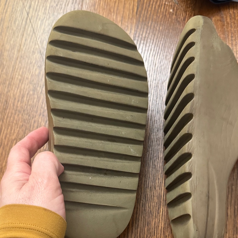 Adidas Yeezy  Slide Sandals - Picture 3 of 6